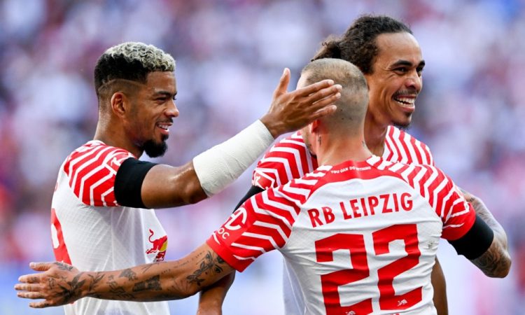 Šeškov in Kamplov Leipzig pod vrh, Dortmund ob koncu do zmage