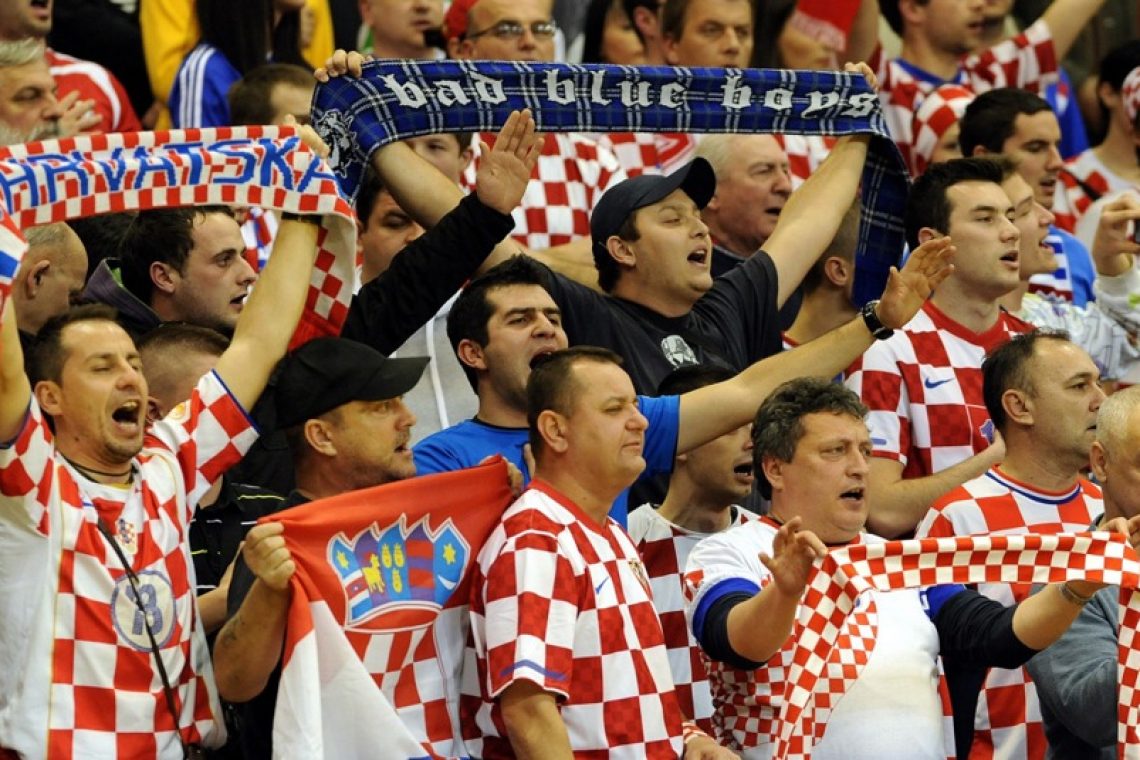 Hrvaška z navijaško podporo na eni najpomembnejših tekem v kvalifikacijah za euro