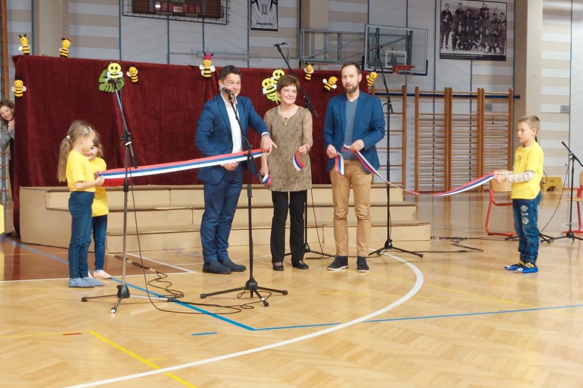 V Iliriski Bistrici energetsko obnovili zdravstveni dom in osnovno šolo