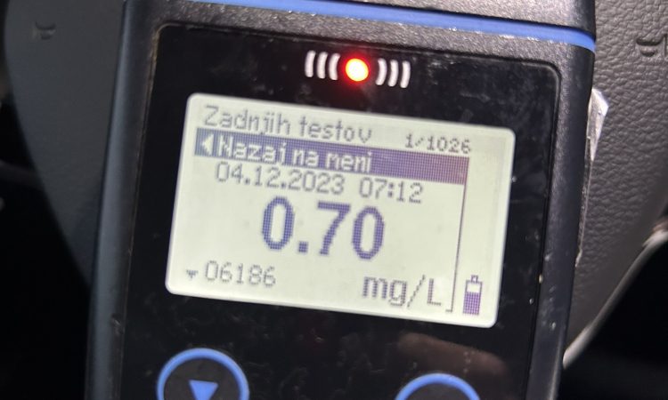 Navsezgodaj pijan bežal policistom 
