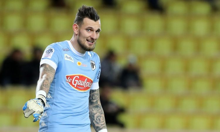 Vratar PSG Letellier žrtev ropa na svojem domu