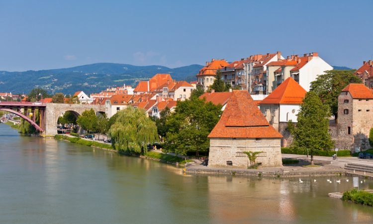 V Mariboru še zadnjič letos zasedal mestni svet