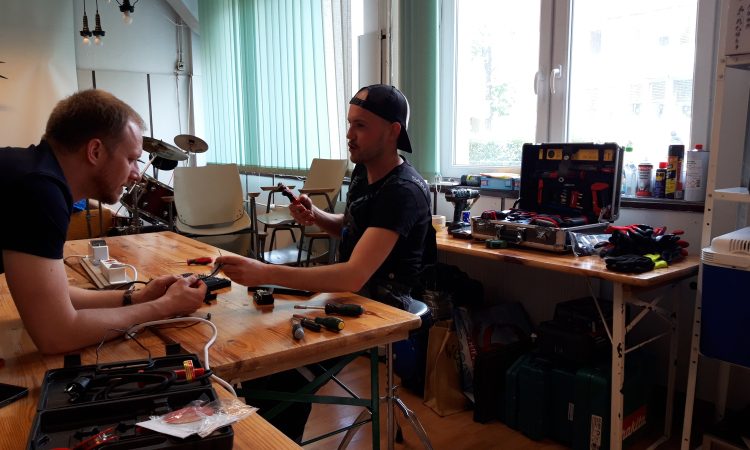 V Poprav'cu lahko sami popravimo električno in elektronsko opremo