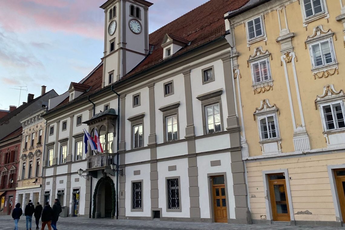 Mariborski mestni svet v prvem branju podprl reorganizacijo delovanja mestne uprave