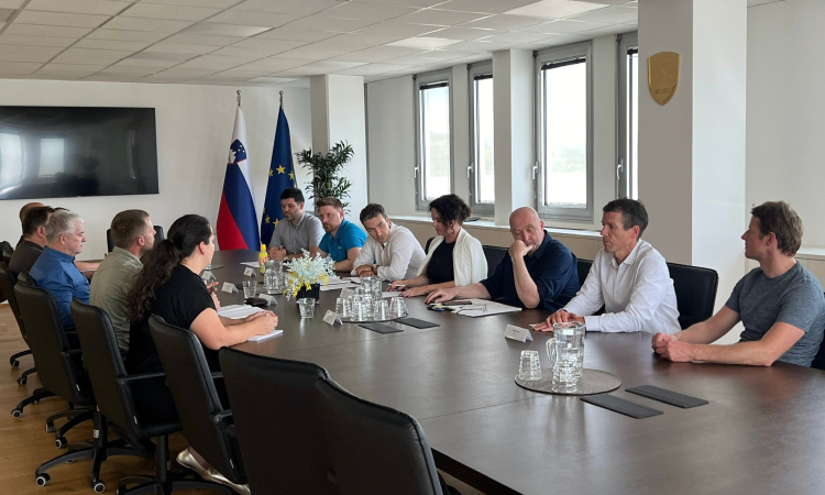Na odseku Britof-Hotemaže bo promet za traktorje sproščen