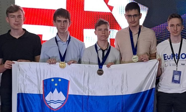 Dijak kranjske gimnazije Aljaž Erman se iz Gruzije vrača z bronasto medaljo