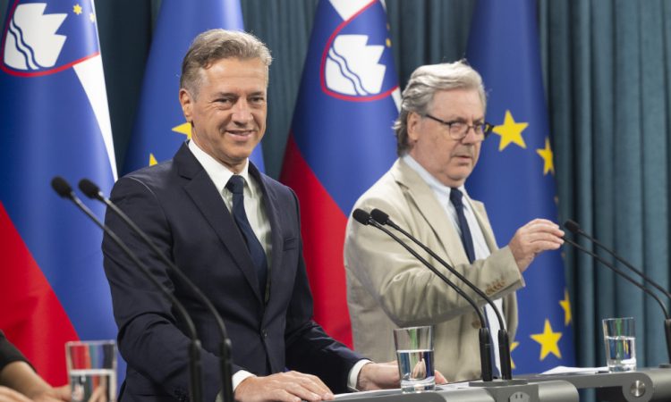 Golob: Sloveniji z izmenjavo zapornikov uspel zgodovinski met