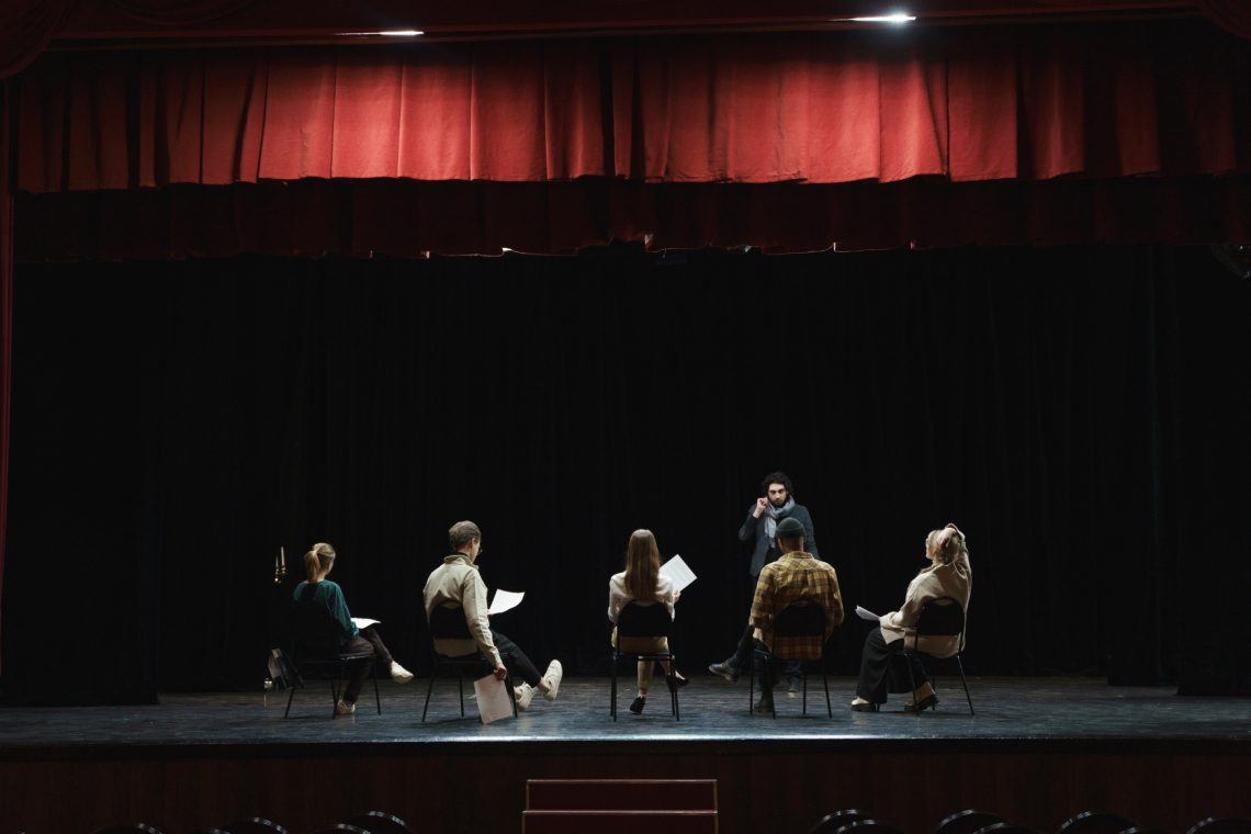 Surs: Lani manj kulturnih prireditev in manj obiskovalcev kot pred epidemijo leta 2019
