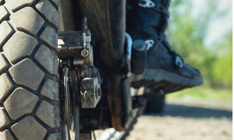 V prometni nesreči v Trnovljah umrl 27-letni motorist