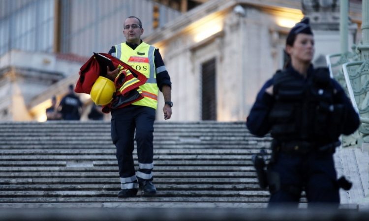 V Marseilleu zabodli najstnika in ga živega zažgali