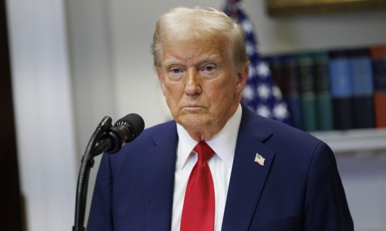 Trump grozi Rusiji s sankcijami, če Putin zavrne pogajanja o Ukrajini