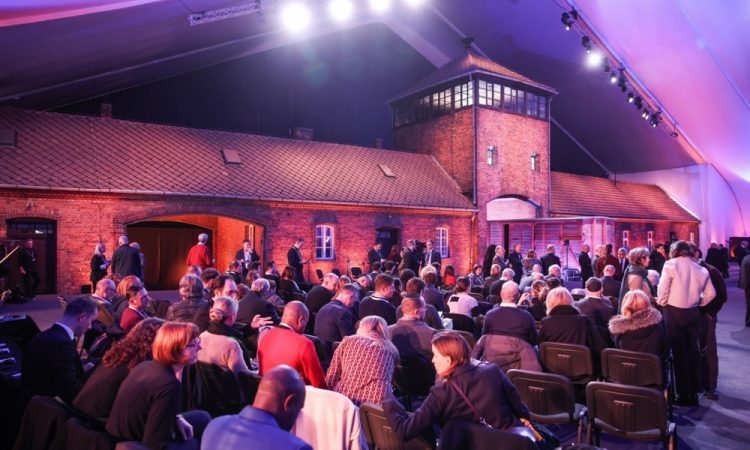 Ob obletnici osvoboditve Auschwitza pozivi k ohranjanju spomina