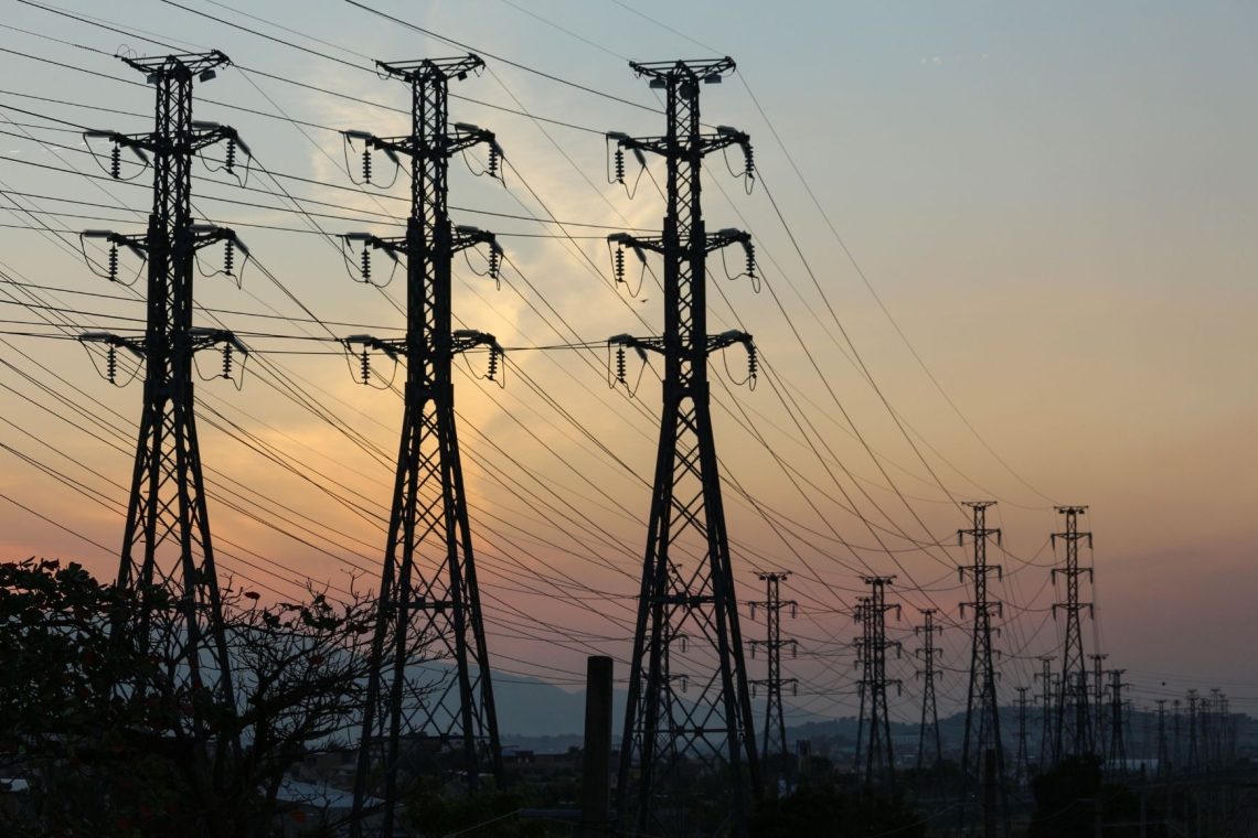 Cene električne energije po koncu regulacije še niso določene