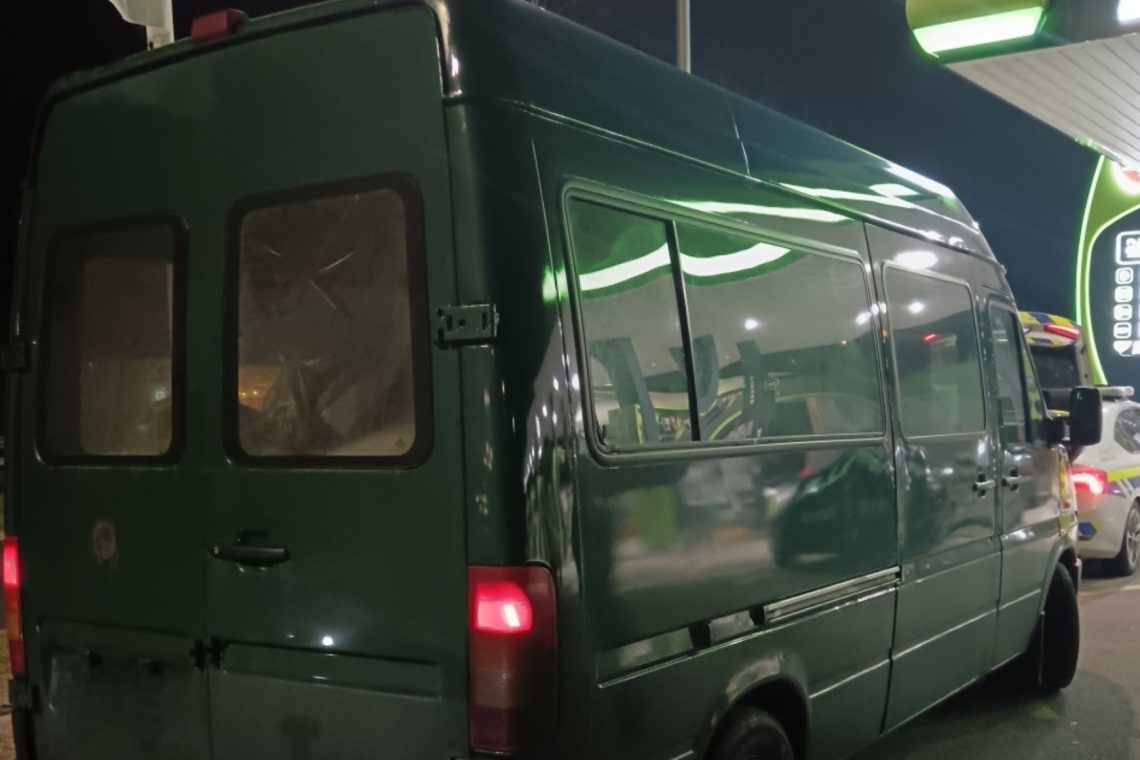 Na avtocesti ustavljen romunski voznik s prekomerno obrabljenimi pnevmatikami