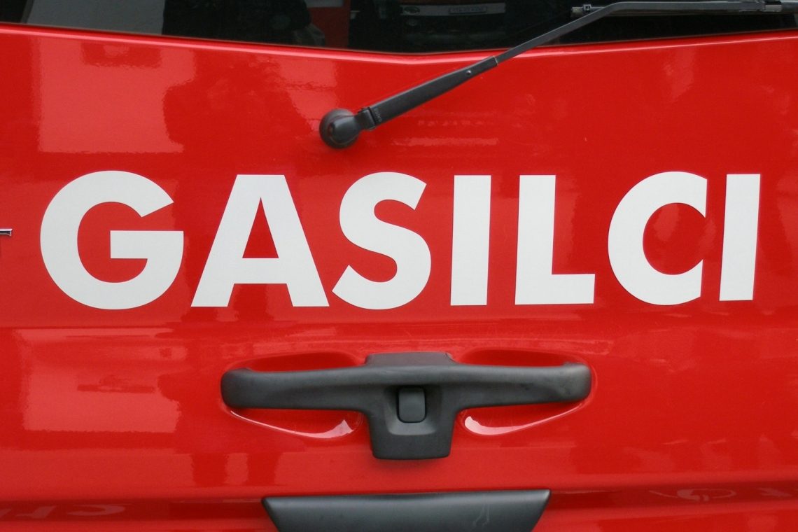 V Godiču pogorelo gospodarsko poslopje, v Srednjih Jaršah večji del hiše