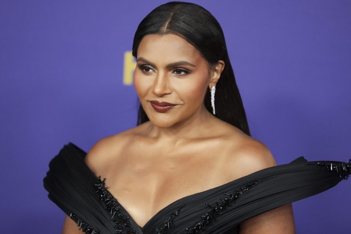 Mindy Kaling z zvezdo na hollywoodskem Pločniku slavnih