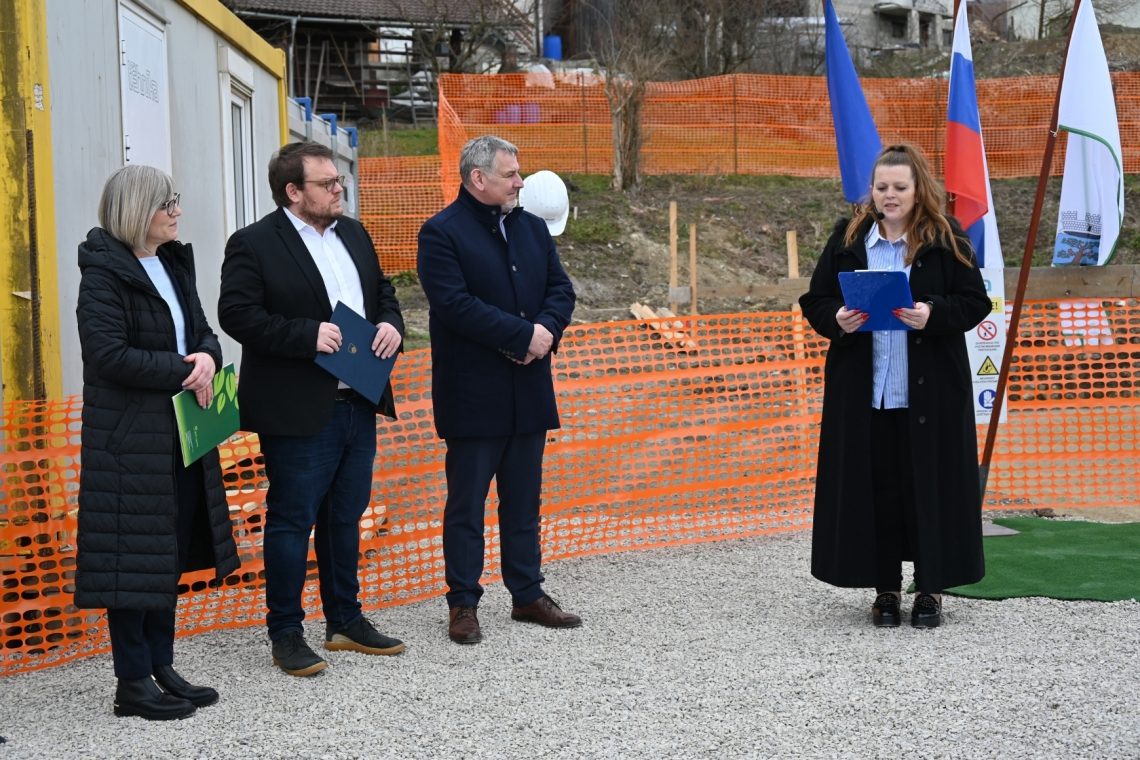 V Krmelju položili temeljni kamen za novo bivalno enoto za starejše