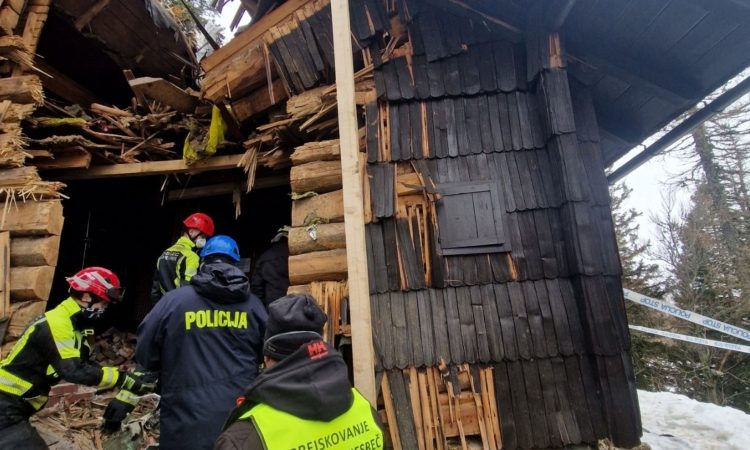 Preiskovalci še niso dosegli kabine strmoglavljenega letala na Veliki Planini