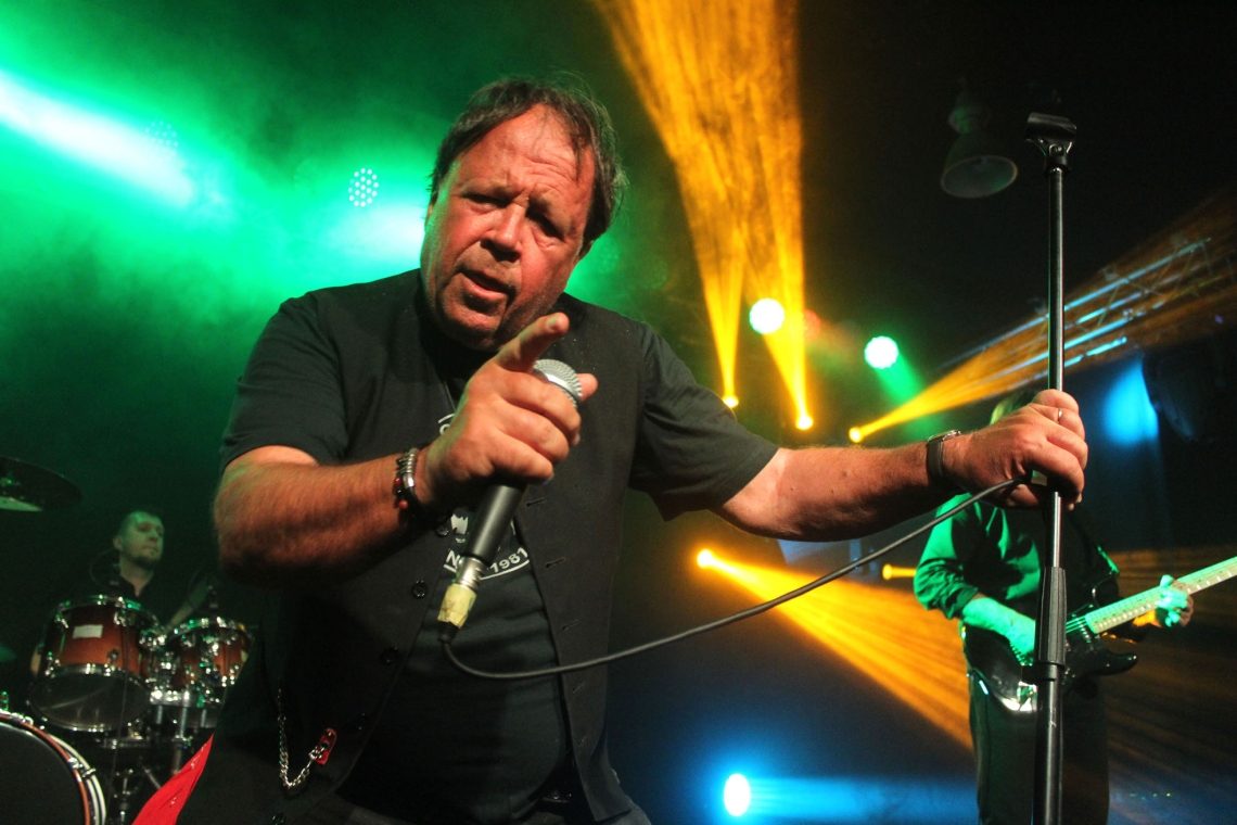 Peter Lovšin z novim singlom napovedal prihajajoči album Za sto let naprej 