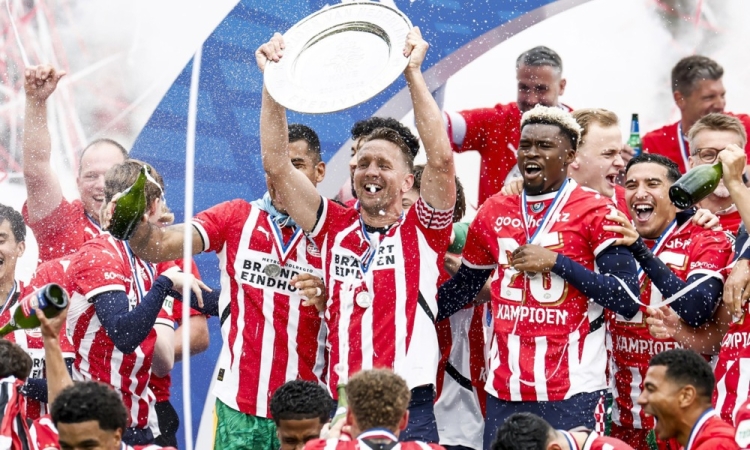 PSV po Ajaxovem kolapsu znova nizozemski prvak