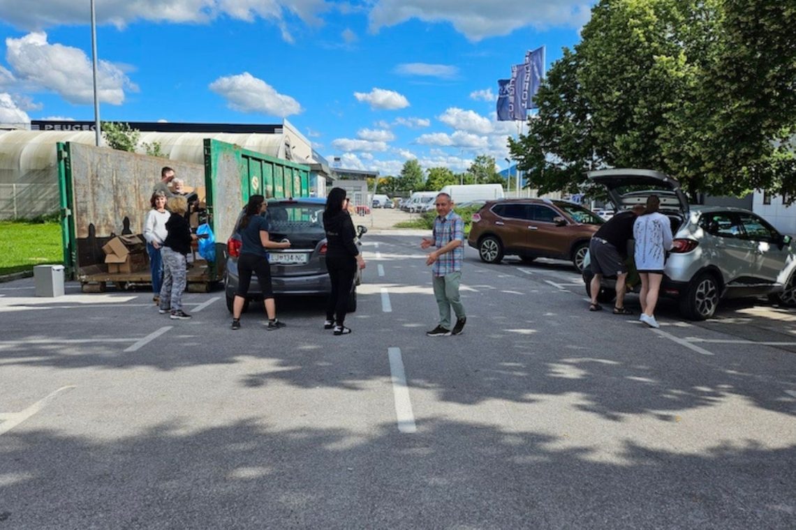 V Centru Vič znova zbirajo star papir in pomoč za zapuščene živali