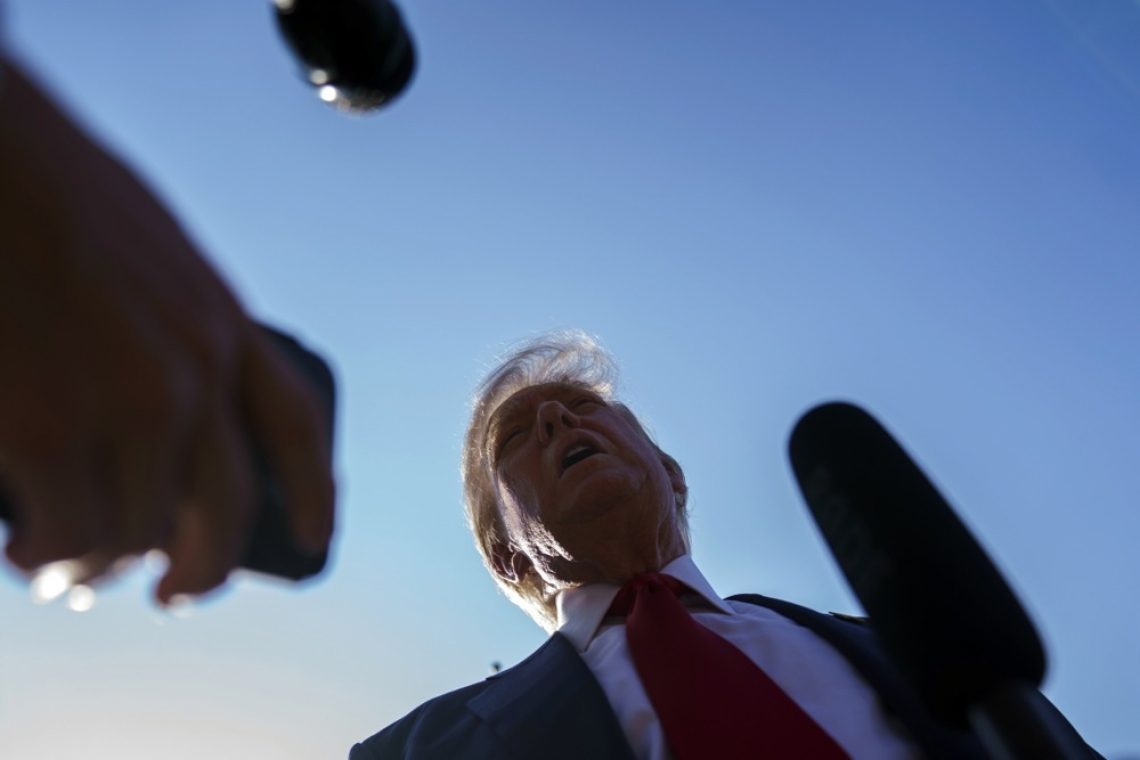 Trump napovedal 50-odstotno možnost trgovinskega dogovora z EU, EU pripravlja povračilne ukrepe