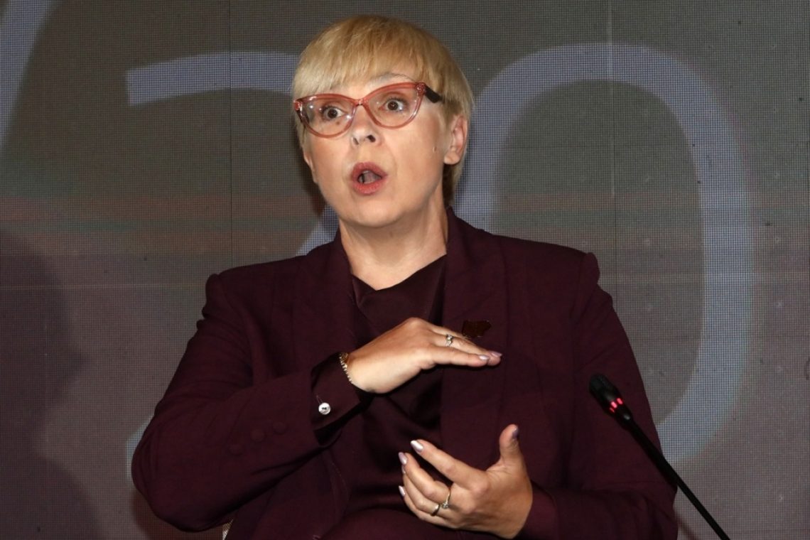 Predsednica pojasnila razloge za prevoz s helikopterjem na proslavo v Beltincih