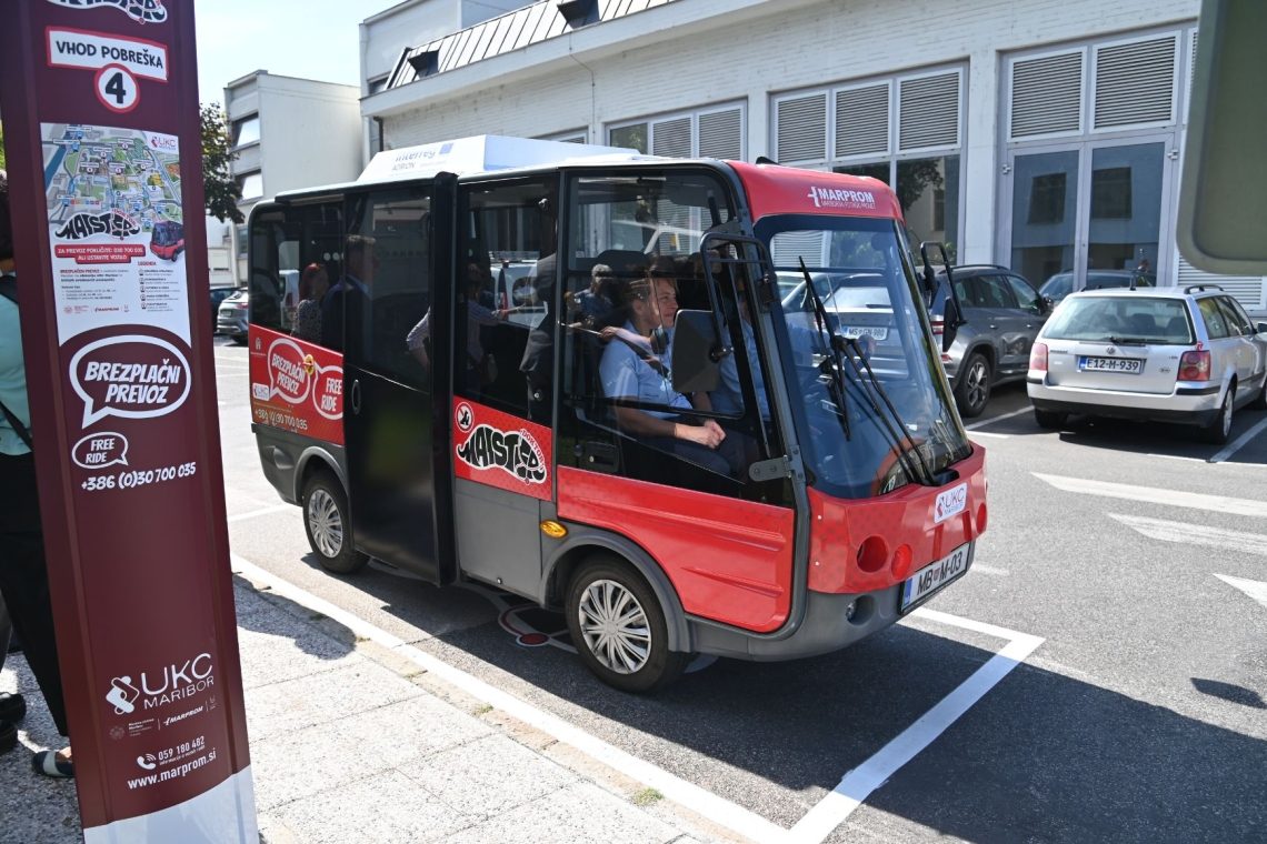 Električni »Doktor Maister« vozi po UKC Maribor