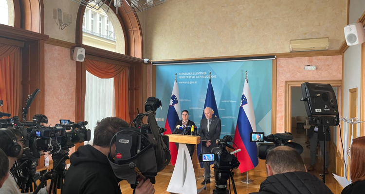 Ministra poudarjata pomen nepristranskega delovanja organov v primeru smrti Aleša Šutarja