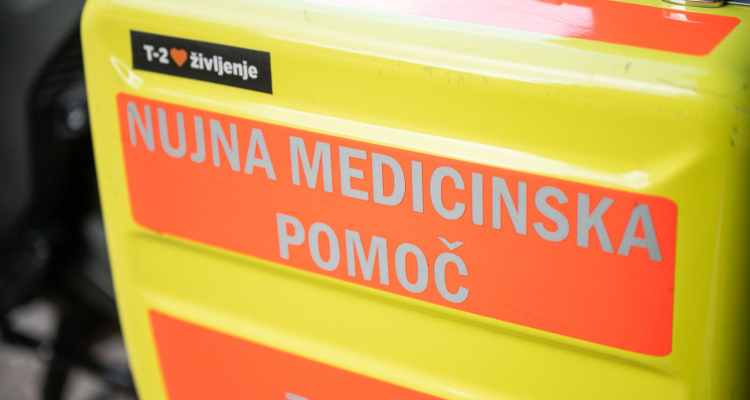 Trčenje treh tovornjakov pri Šentilju ohromilo promet proti Avstriji