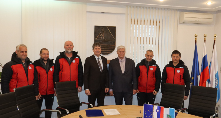 V Bohinju z dogovorom do novega doma za gorske reševalce