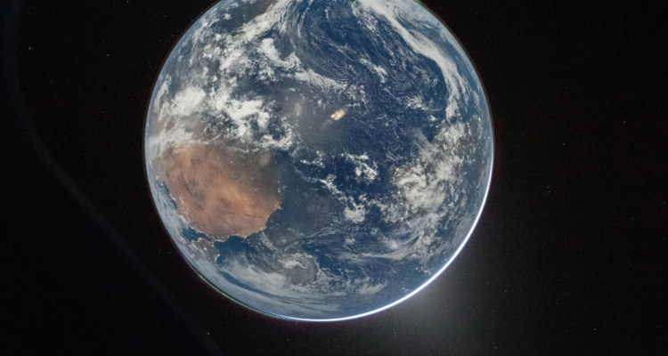 Artemis 2 vstopil v območje gravitacije Lune