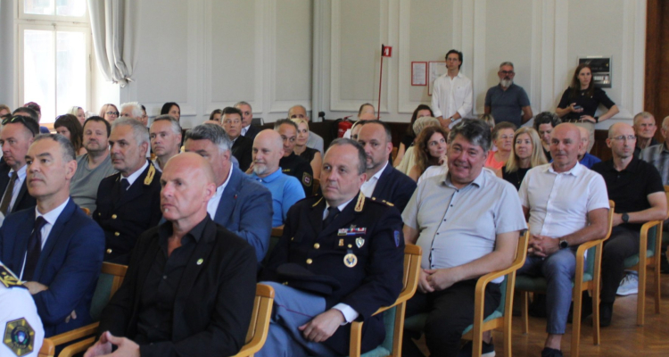 Na slovesnosti v Novi Gorici podelili najvišja priznanja policije